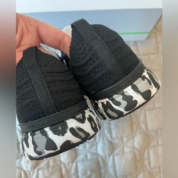 APL Women's Techloom Wave Slip On Running Sneaker Black White Leopard Sz 9 NEW - Picture 8 of 16